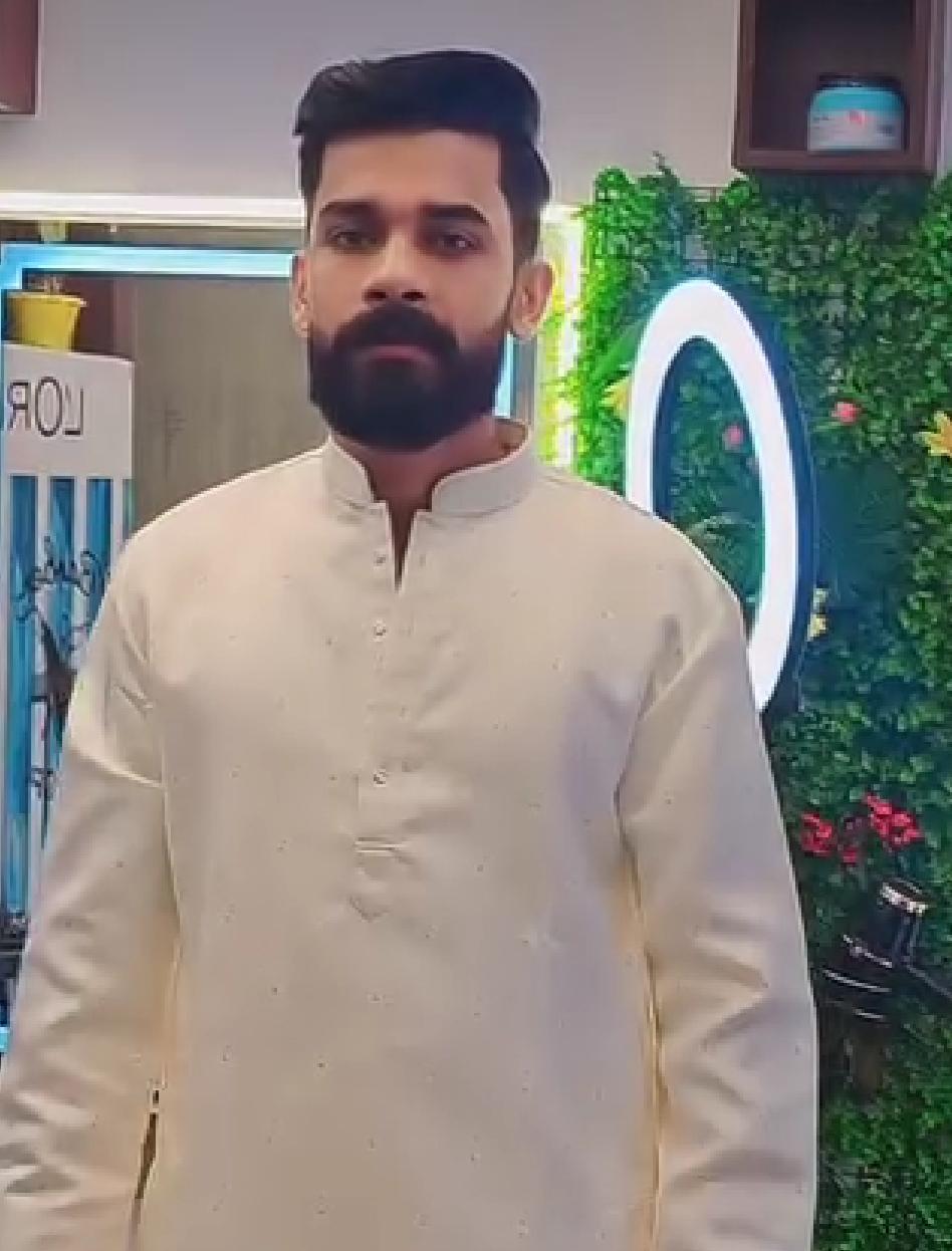 MAGIC MIRROR FAMILY SALON PUTHIYAKAVU TRIPUNITHURA